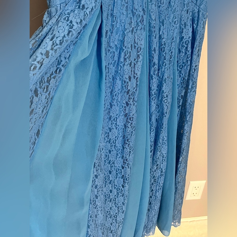 Women’s Paragon formal dress - Picture 5 of 9